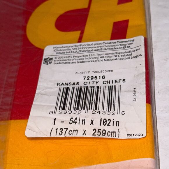 Officially Licenced NFL Football Kansas City Chiefs 2 Tablecovers 54in x 102in - Picture 8 of 8